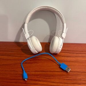 JLab Buddies Wireless Bluetooth Headphones EUC